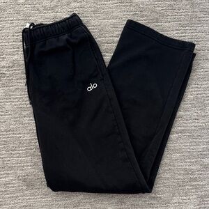 ALO Accolade Straight Leg Sweatpants size medium black